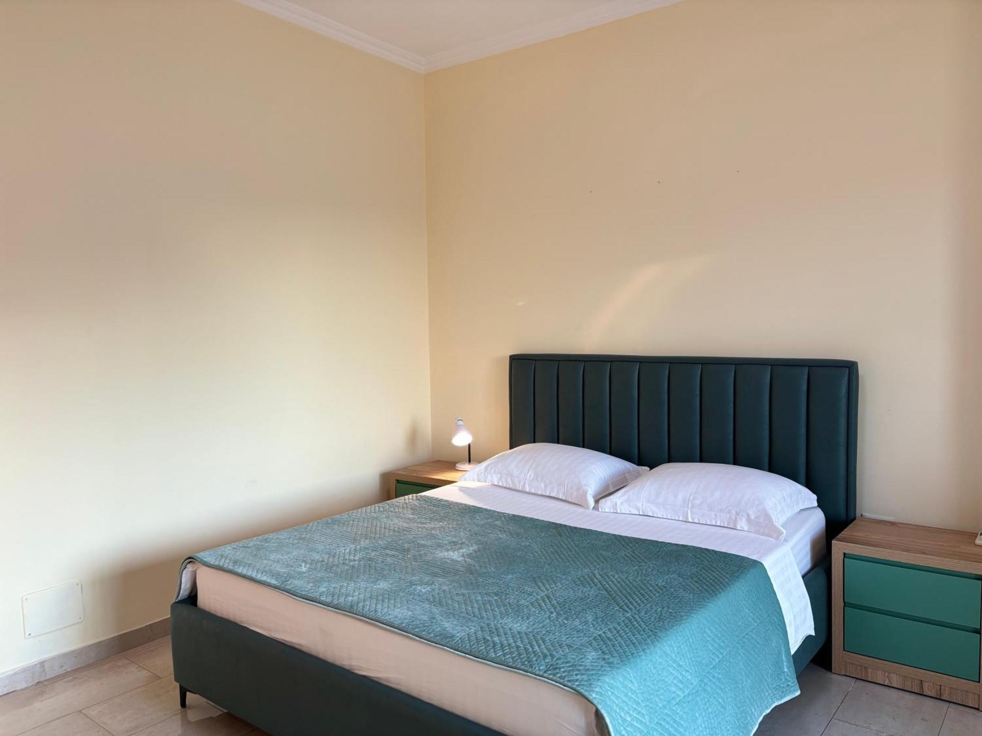 Tam 2Bdr Center Taiwan Apartment Tirana Esterno foto