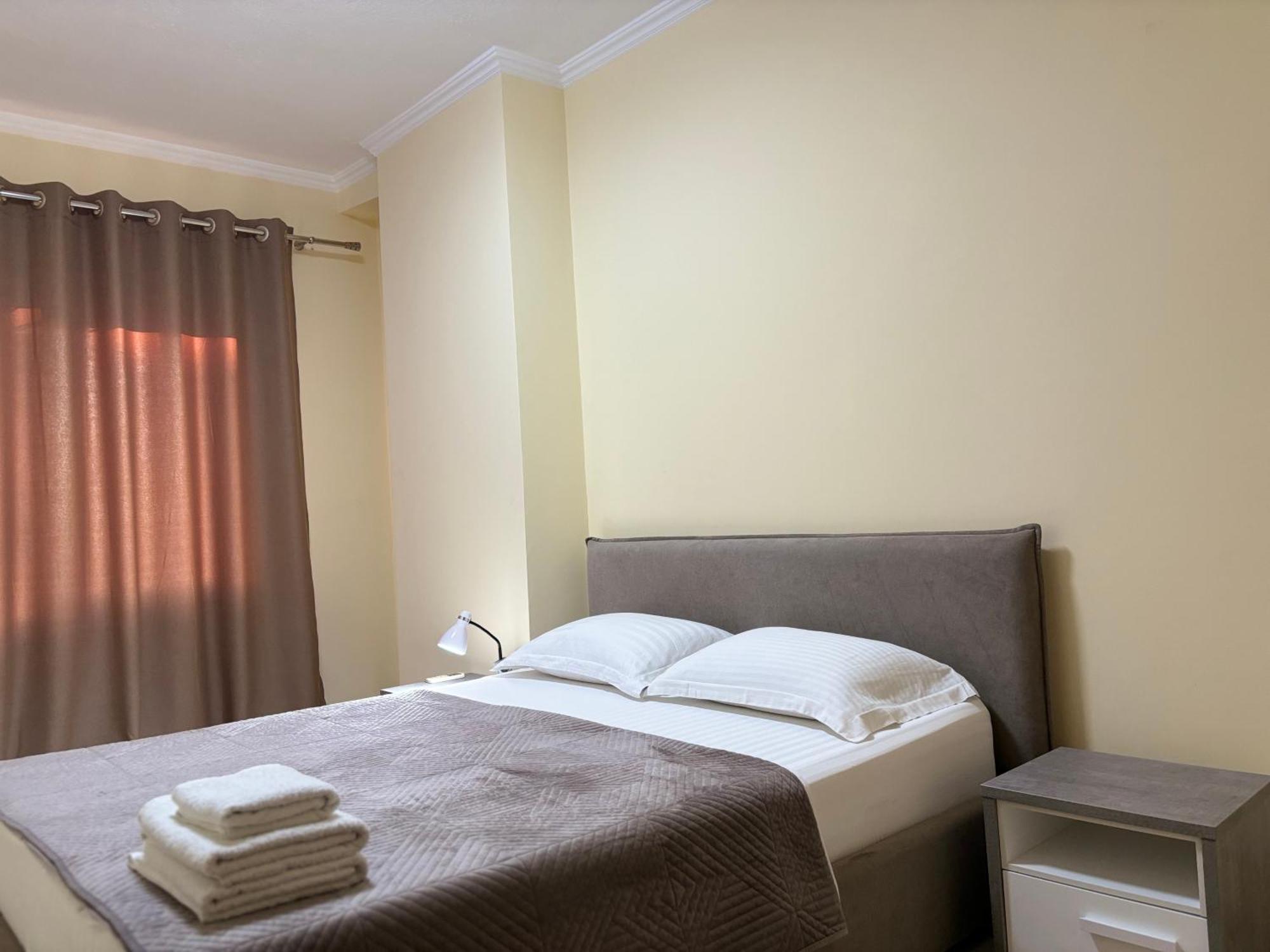 Tam 2Bdr Center Taiwan Apartment Tirana Esterno foto