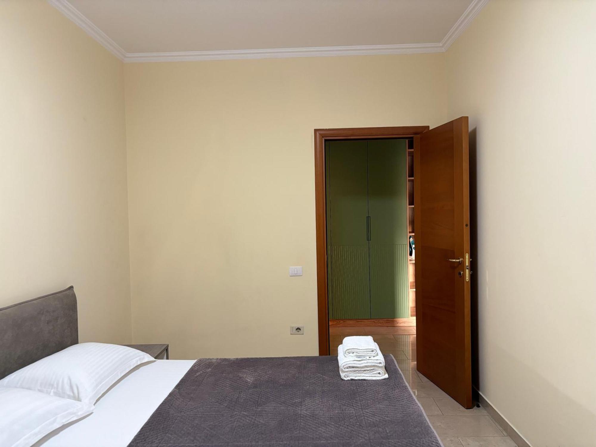 Tam 2Bdr Center Taiwan Apartment Tirana Esterno foto